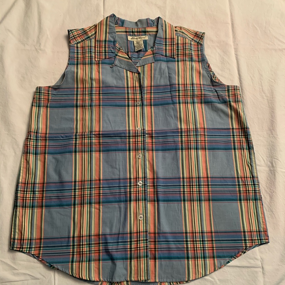 Eddie Bauer Sleeveless button up